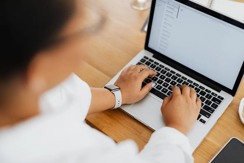 Créer une adresse email professionnelle au Cameroun