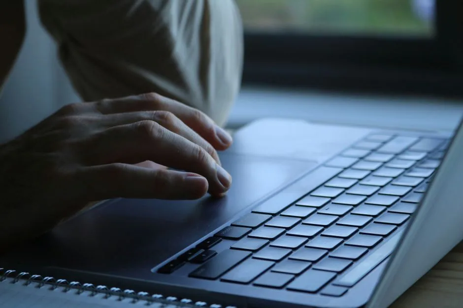 Email pro vs Gmail gratuit : pourquoi migrer ?