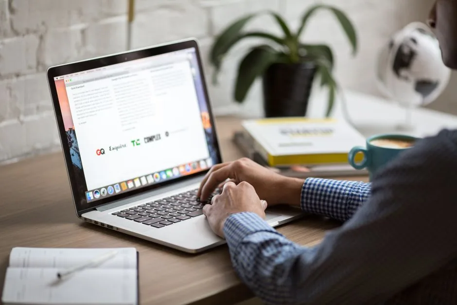 Email pro vs Gmail gratuit : pourquoi migrer ?